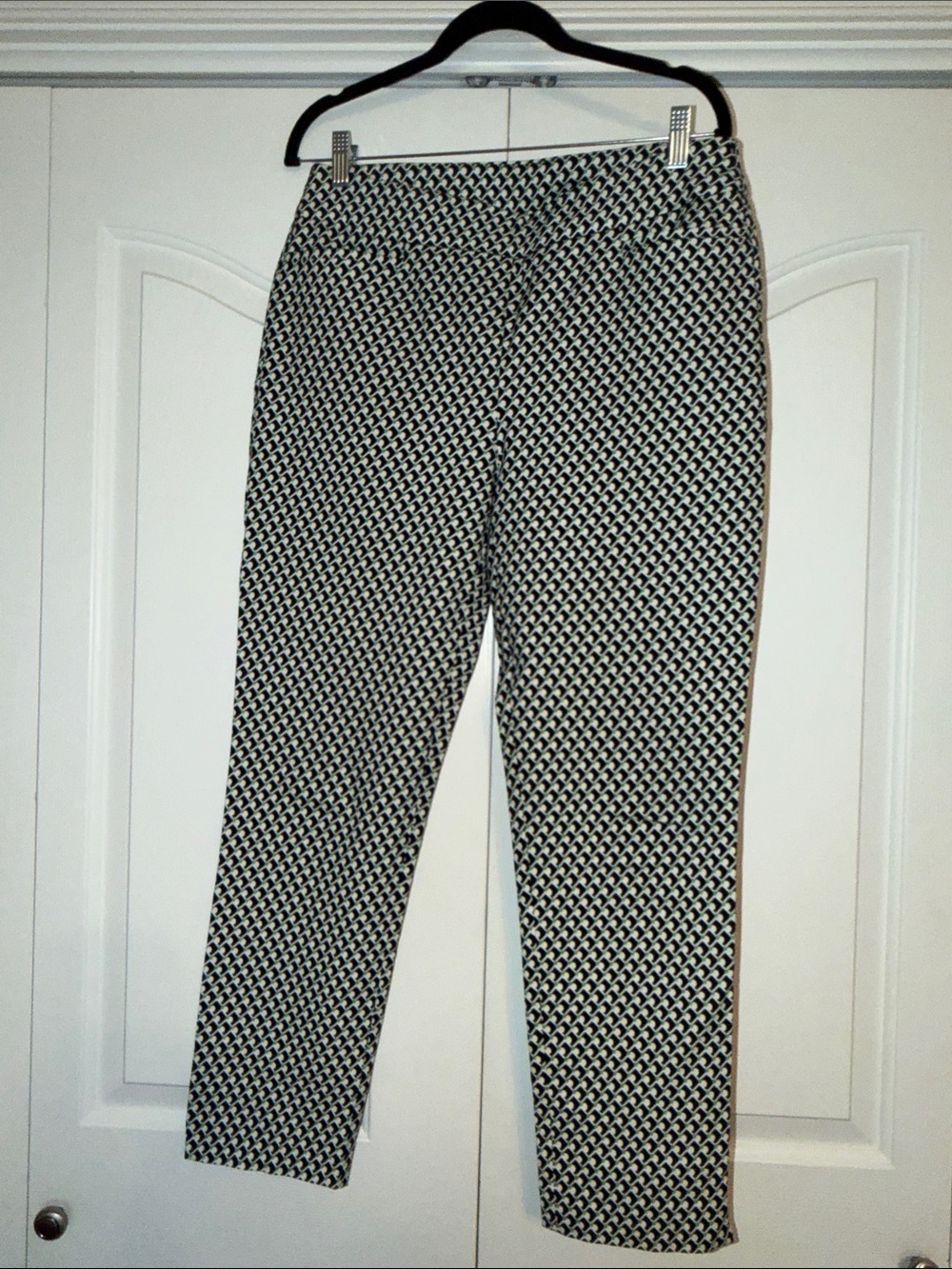 Chico's Brigitte Black and White Geometric with green Skinny Pants LN Size 6